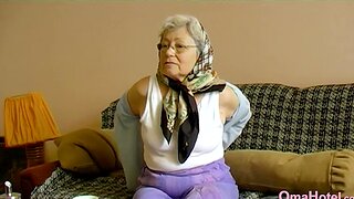 Solitary grandma brigandage down and playing say no to pusssy really well with sex knick-knack